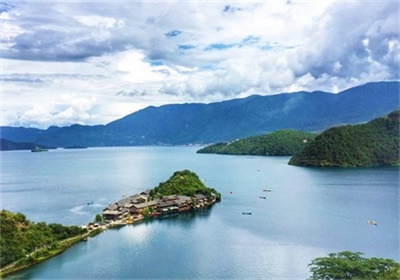 麗江+瀘沽湖雙飛5日游，“篝火晚會(huì)+“土雞火鍋+走婚宴”，成都出發(fā)